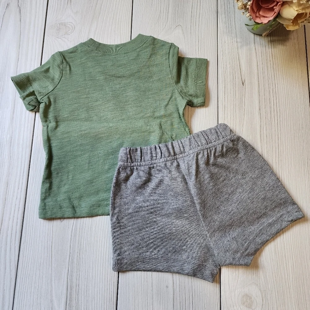 Carter's green short sleeve shirt with grey shorts 2 piece set Size 3 mo NWT